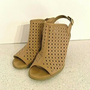 Indigo Rd tan sling backs casual shoes US 6.5M